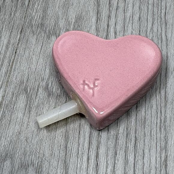 Nora Fleming RETIRED Be mine PINK HEART Mini A154 New - Picture 1 of 7